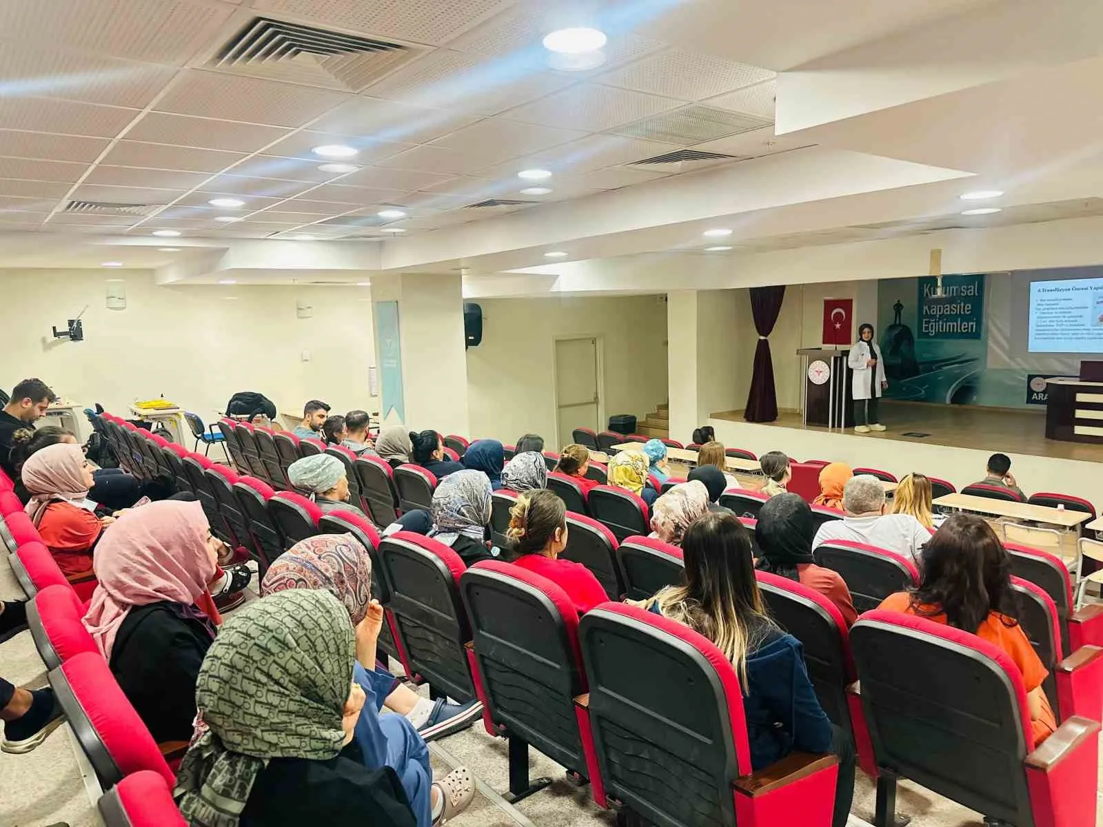 Siirt Eğitim ve Araştırma Hastanesi’nde transfüzyon güvenliği eğitimi düzenlendi. Hastanede