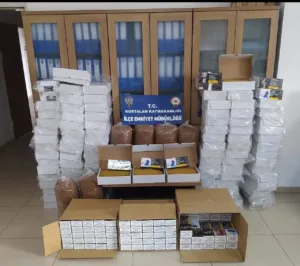 Siirt’in Kurtalan ilçesinde 140 kilogramdan fazla kaçak tütün ve 30