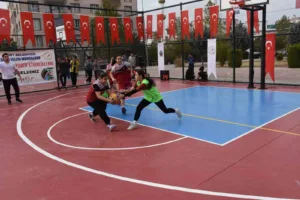 Siirt Belediyesi tarafından 4.’sü düzenlenen 3×3 Sokak Basketbol Turnuvası 5