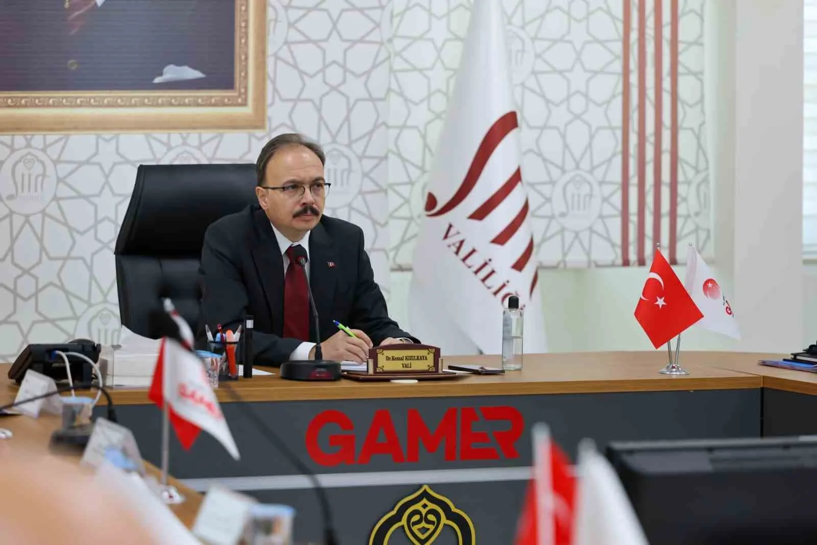Siirt Valisi Dr. Kemal Kızılkaya, kentte eylül ayında 74 operasyon