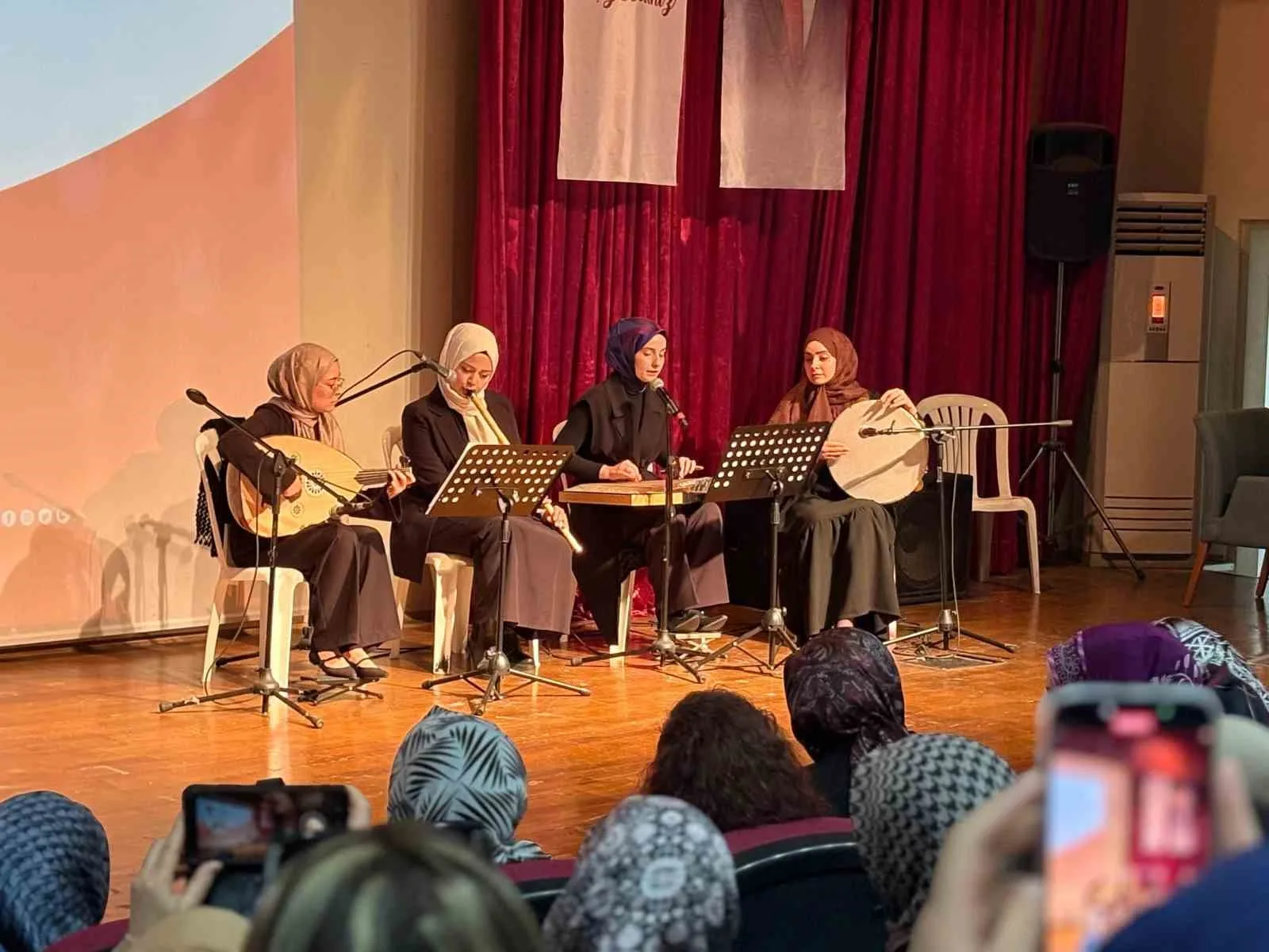 Sincan Belediyesi, Kadın Kadına Aile Sohbetleri kapsamında Nilhan Osmanoğlu’nu Sincanlı