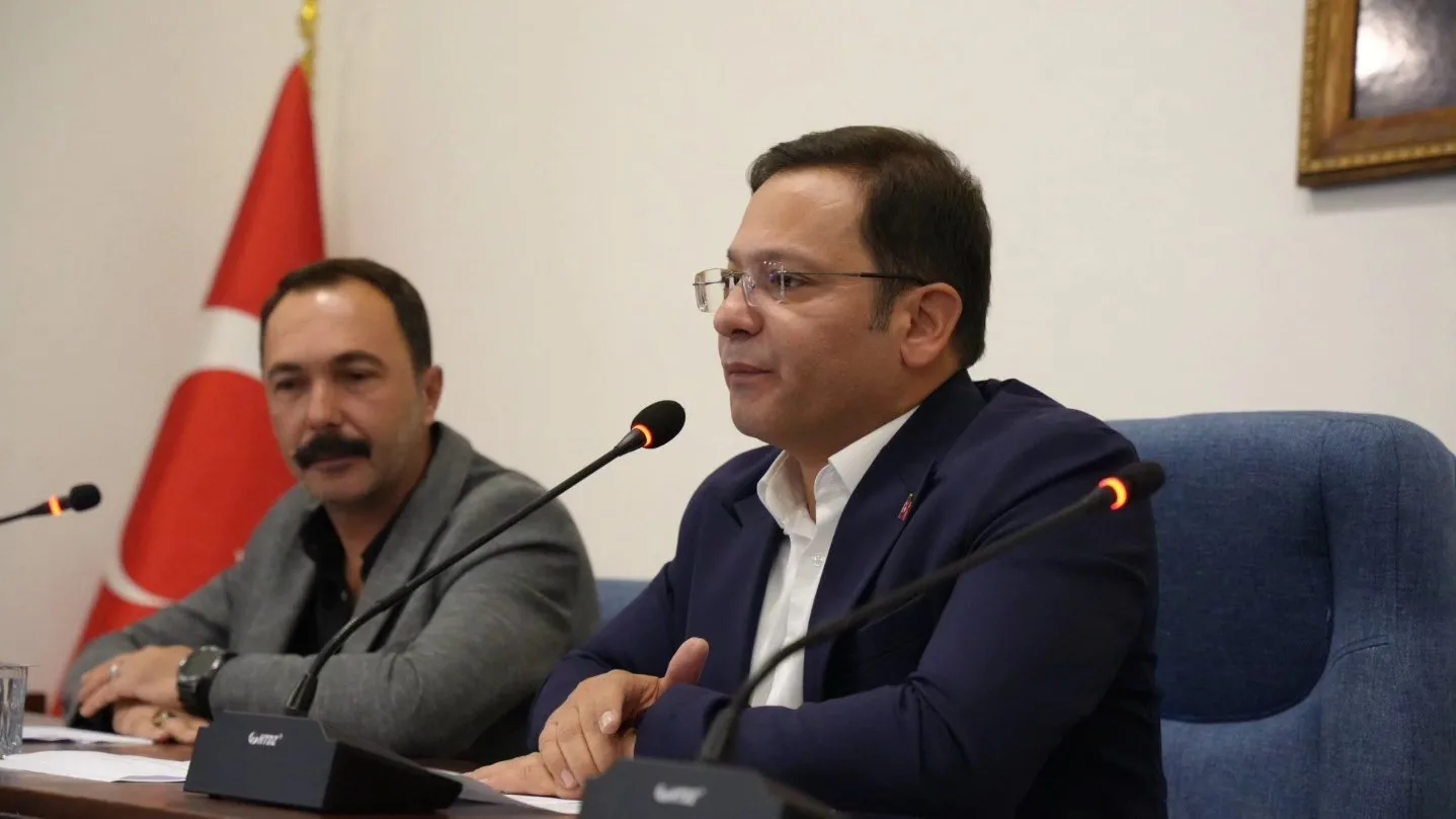 Balıkesir’in Sındırgı ilçesi Belediye Başkanı Serkan Sak, sosyal medyada yaptığı