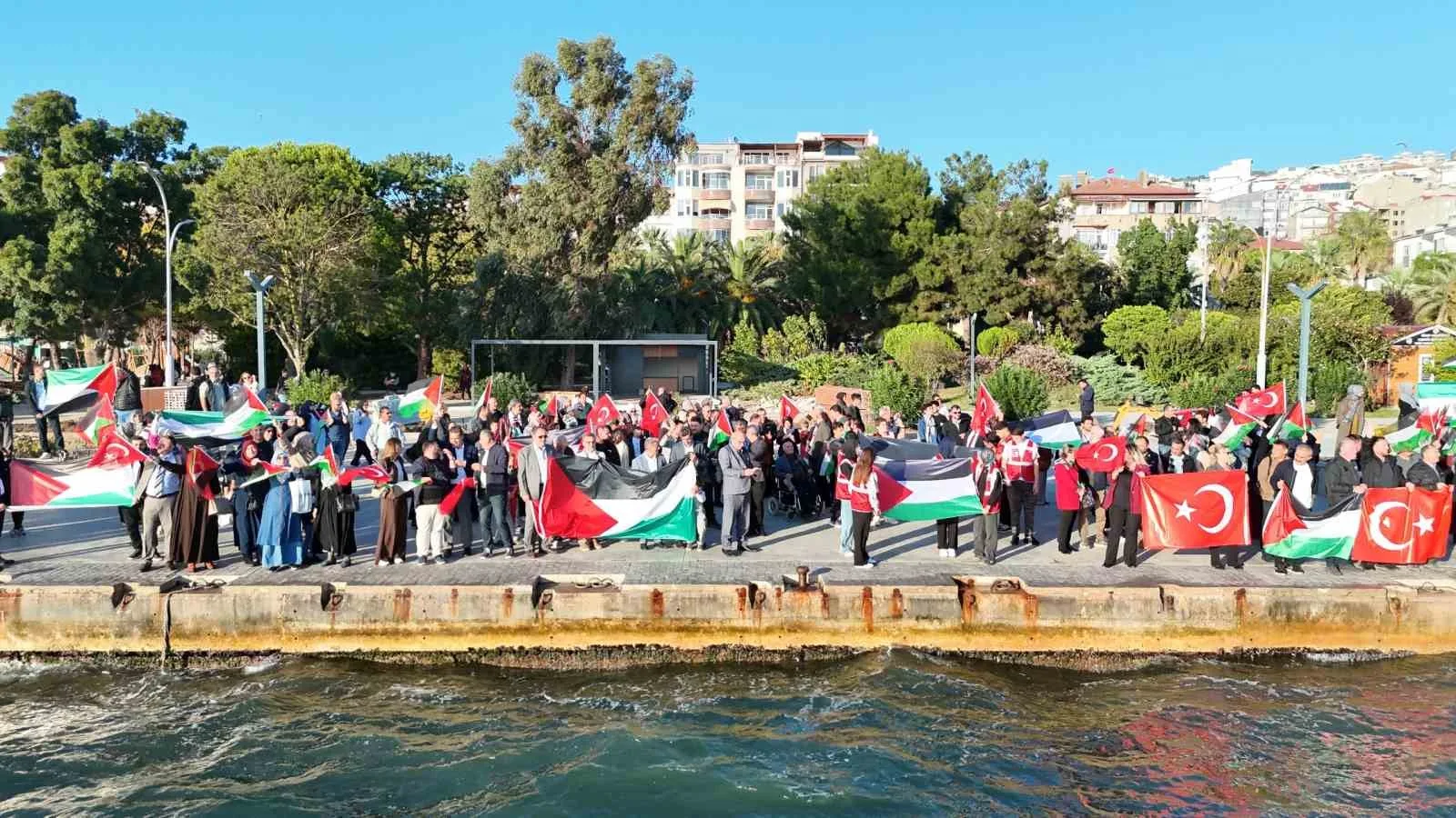 Sinop’ta balıkçılar ve vatandaşlar, Filistin ve Küresel Sumud Filosu’na destek