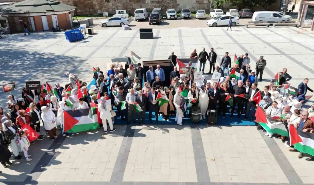 Sinop’ta AK Parti Kadın Kolları tarafından “Gazze için Sessiz Çığlık”