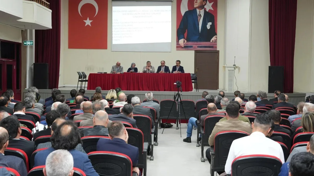 Sinop’ta 2025-2026 eğitim-öğretim yılında yürütülecek faaliyetlerin değerlendirildiği “Sene Başı Eğitim