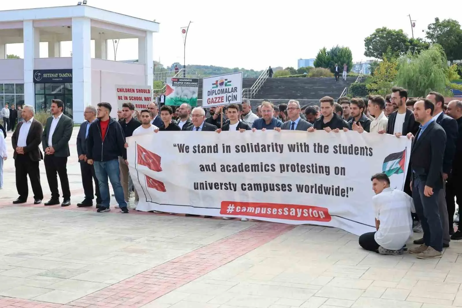 Sinop’ta üniversite öğrencileri, Gazze’deki insani krize dikkat çekmek için bir