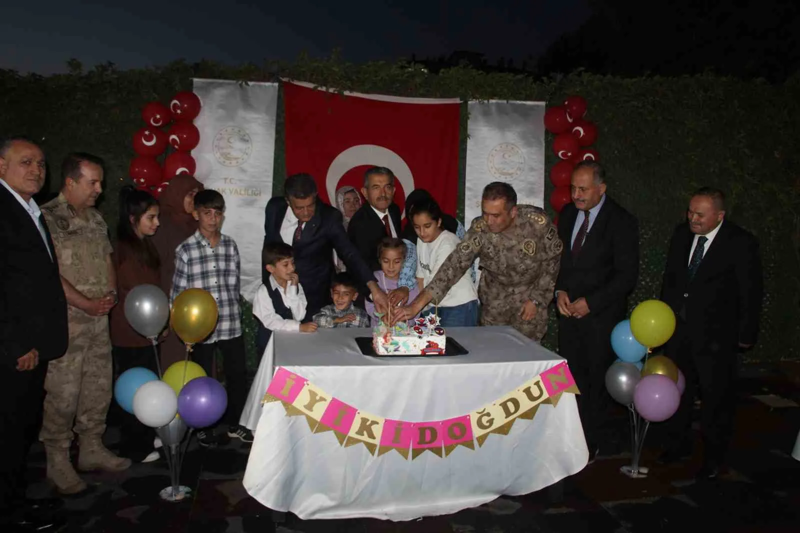 Şırnak’ta vatan uğruna şehit düşen öğretmen, asker, polis ve güvenlik