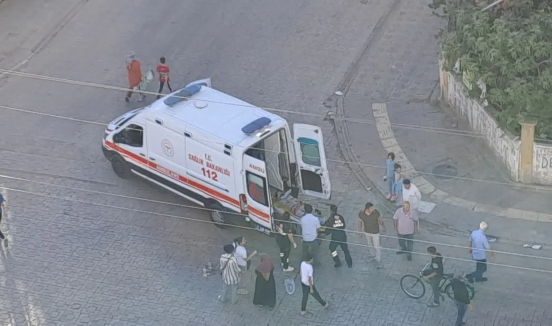 Diyarbakır’ın Bağlar ilçesinde şişe üzerinden geçen motokurye, dengesini kaybetmesiyle düşerek