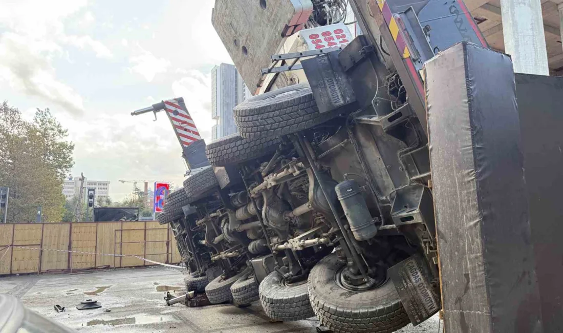 İstanbul Şişli’de rezidans inşaatında bulunan ve metrelerce yükseklikteki vinç devrildi.