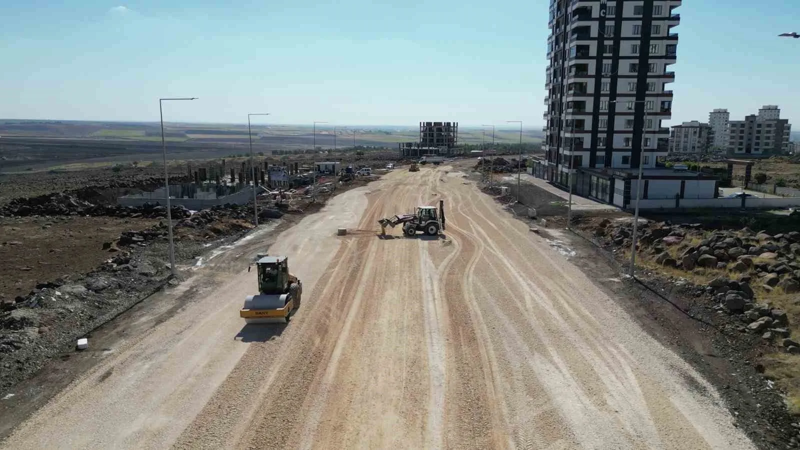 Şanlıurfa’nın Siverek ilçesinde stabilize çalışmaları sona yaklaşan çevre yolun 4