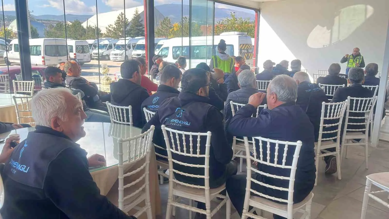 Kütahya’da taşımacılık sektöründe faaliyet gösteren şoförlere yönelik düzenlenen iş güvenliği