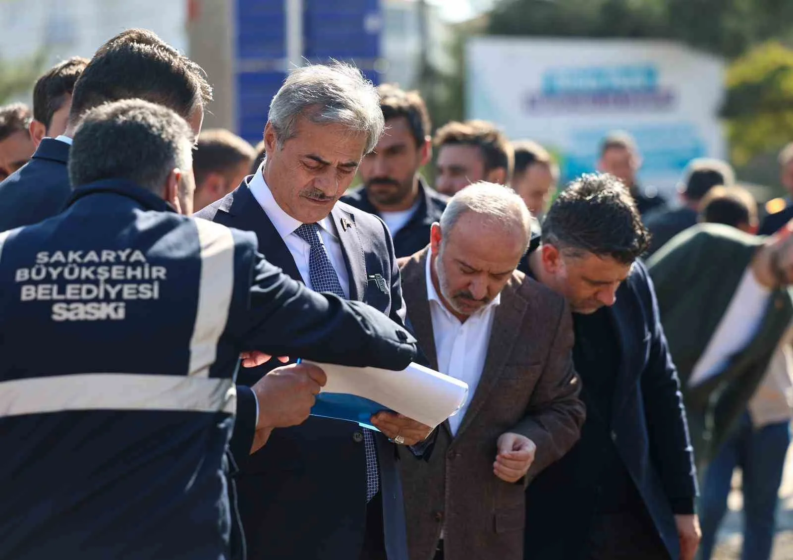 Sakarya Büyükşehir Belediye Başkanı Yusuf Alemdar, Söğütlü’de devam eden altyapı