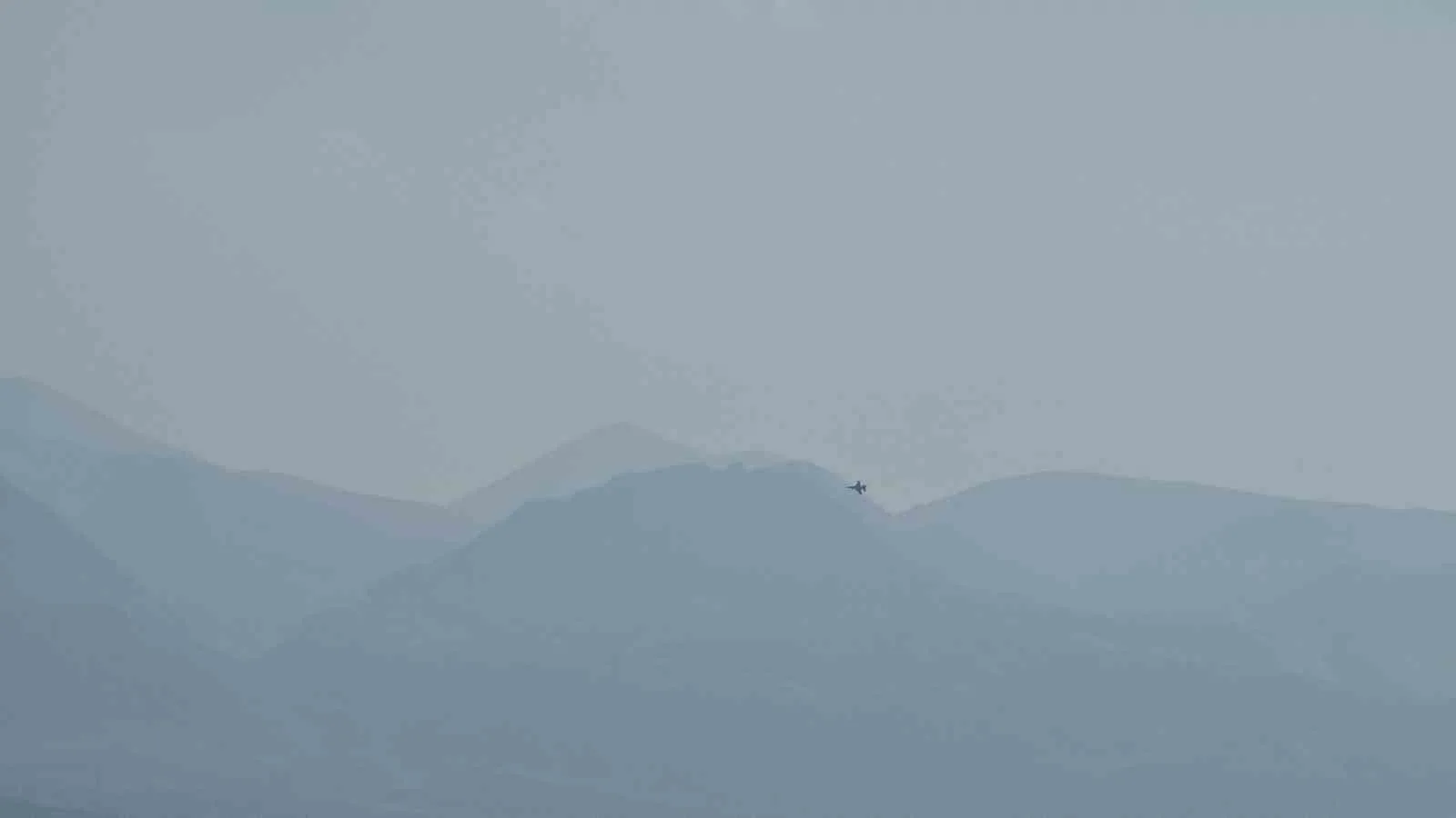 SOLOTÜRK ekibi, cumartesi günü Kayseri’de yapacağı gösteri öncesi prova uçuşu