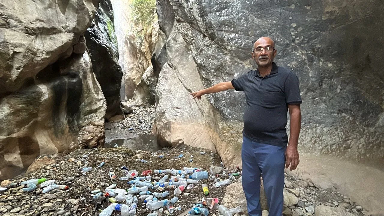 Hatay’da bulunan Sarıseki Kanyonu’nda yer alan şelale ve dere, kentte