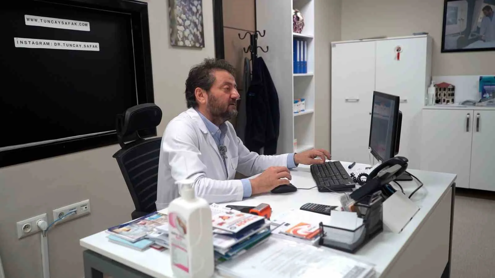 Üroloji Uzmanı Op. Dr. Tuncay Şafak, prostat hastalıklarının tedavisinde devrim