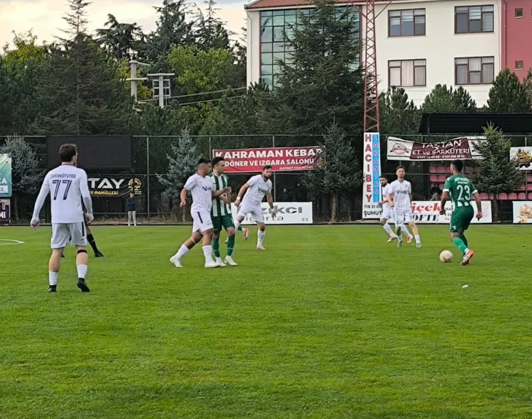 Afyonkarahisar Süper Amatör Ligi’nin 3. haftasında Şuhut Belediye Hisarspor, sahasında