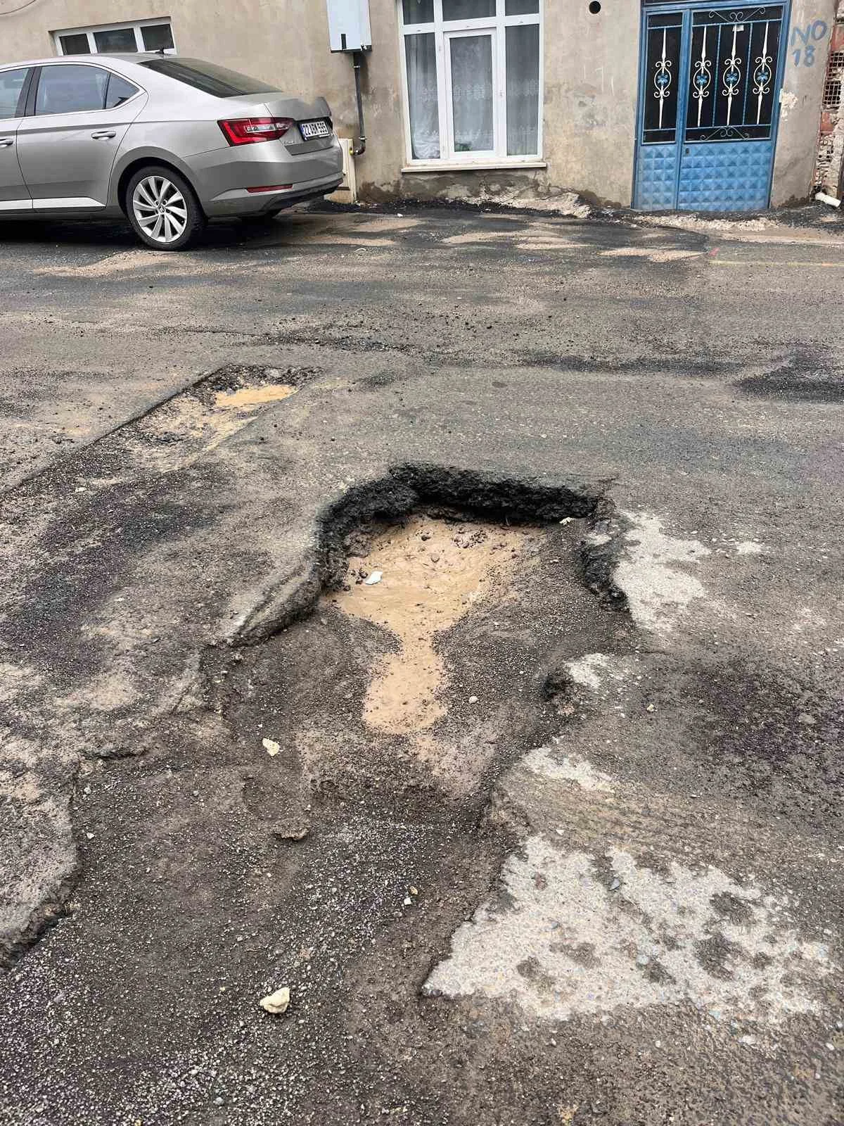 Tekirdağ’ın Süleymanpaşa ilçesinde sürücüler, Çınarlı Mahallesi Bekri Mustafa Paşa Caddesi’nde