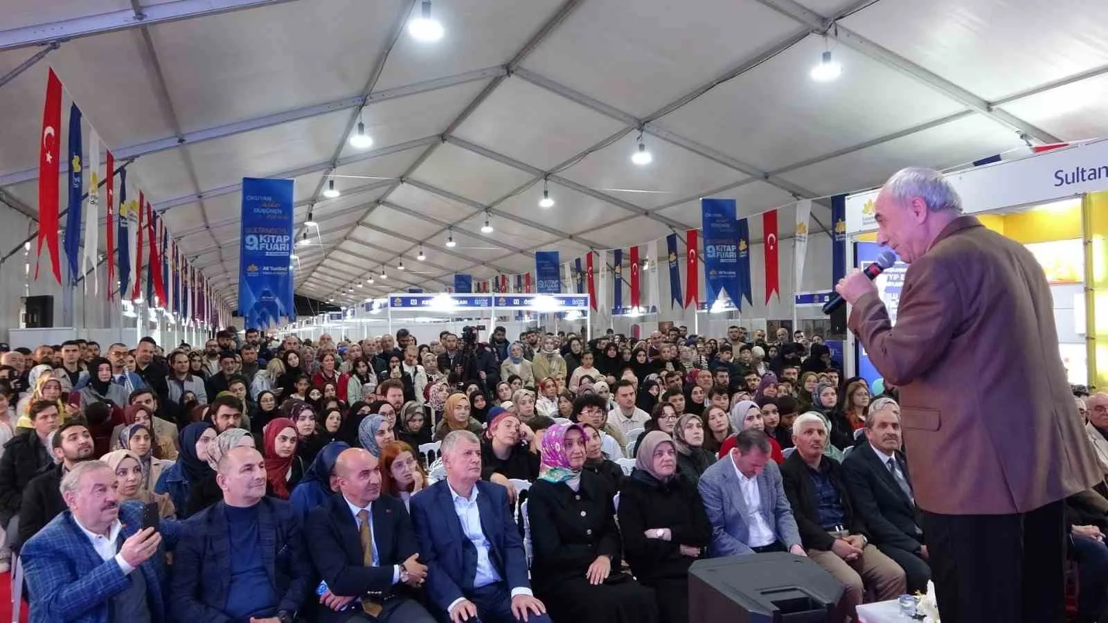 Sultanbeyli Belediyesi tarafından bu yıl 9’uncusu düzenlenen Kitap Fuarı, dolu
