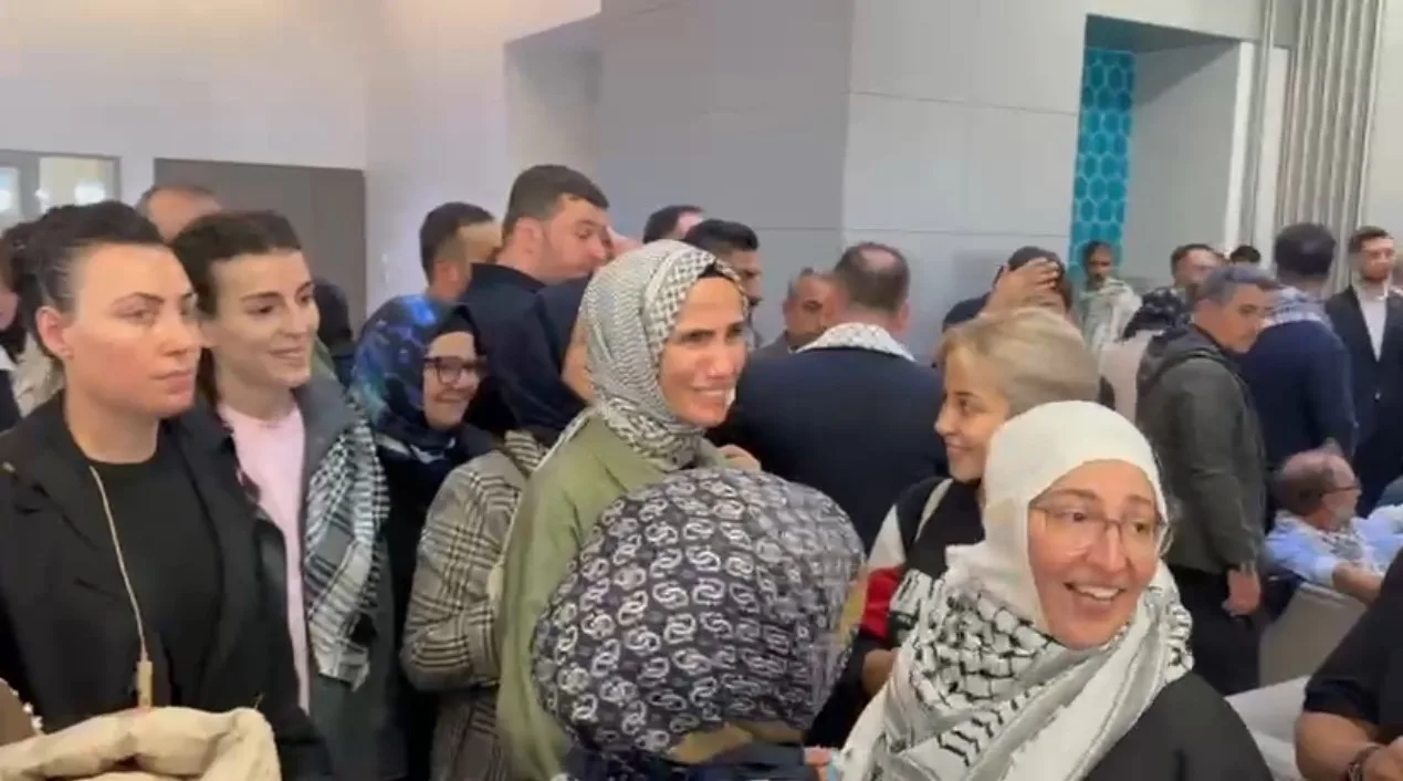 Gazze’ye insani yardım ulaştırmaya çalışırken İsrail yönetimi tarafından alıkonun Küresel