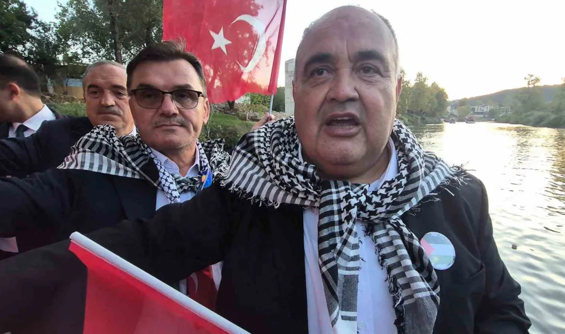 Bartın’da Sumud Filosu’na ve Filistin’e destek amacıyla balıkçılar, teknelerle Bartın