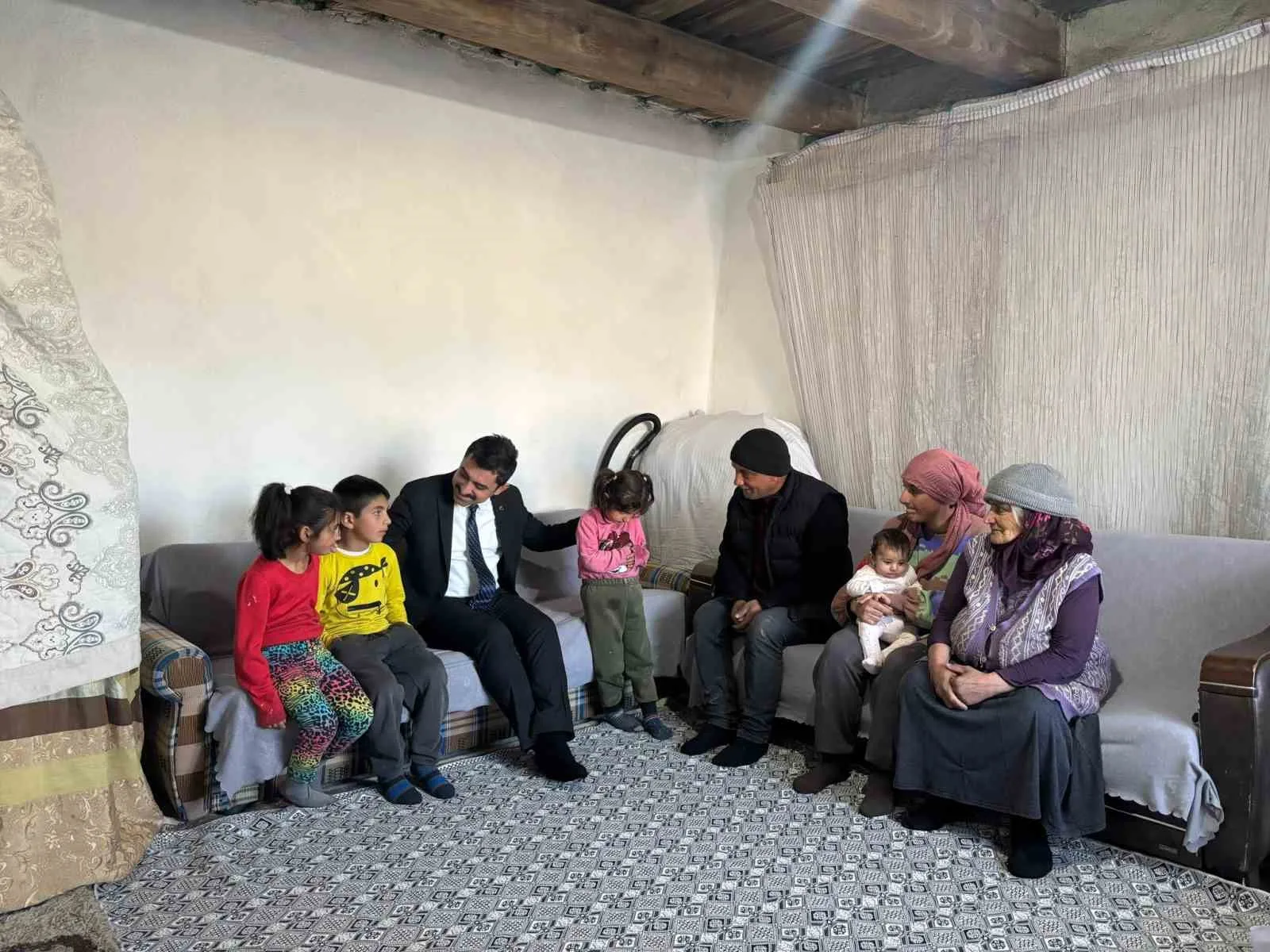 Kars’ın Susuz ilçesinde yeni doğan bebeklerin aileleri unutulmadı. Susuz Kaymakamlığı