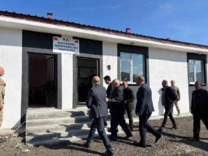 Susuz’da geçtiğimiz günlerce yapımı tamamlanan Taziye Evi’nin açılışı yapıldı. Kars’ın