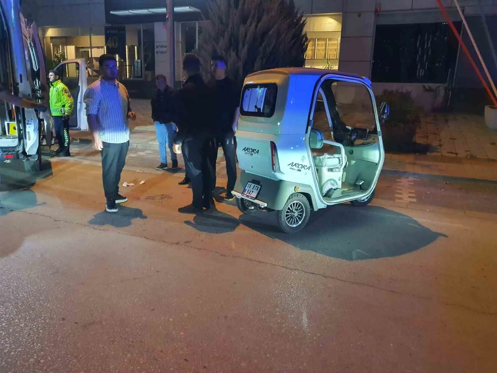 Bursa’nın İnegöl ilçesinde meydana gelen tek taraflı kaza da takla