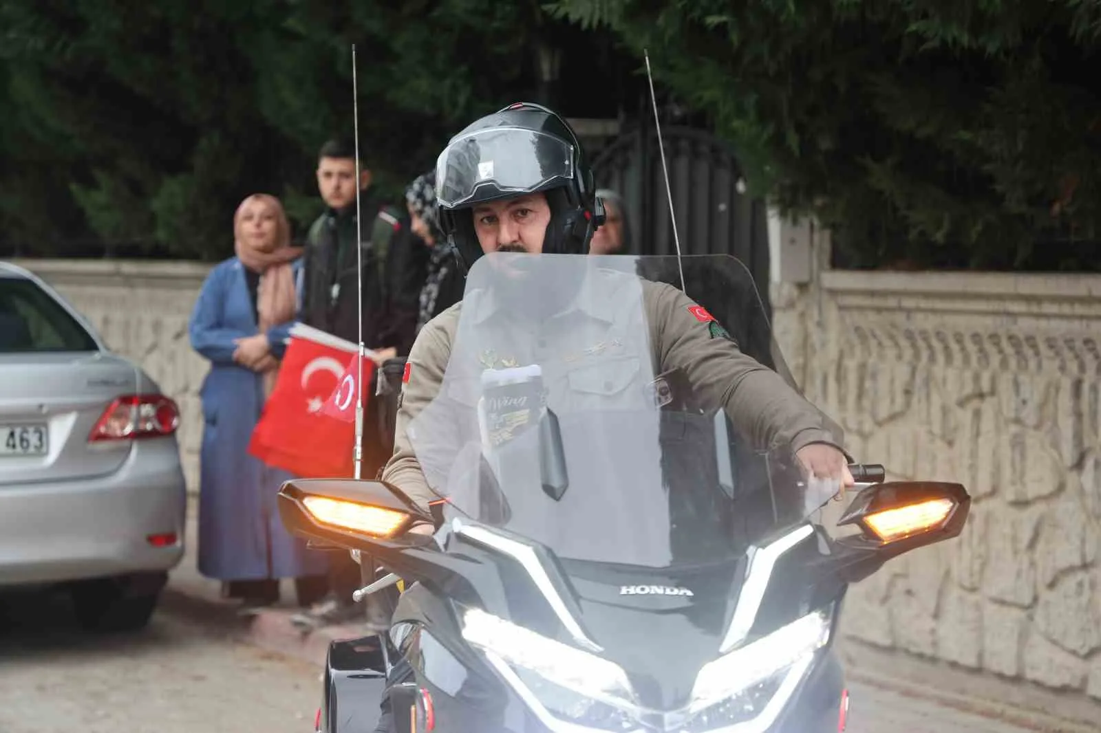 Konya’da babasıyla beraber motosikletle umreye gitme hayali olan adam, babasının