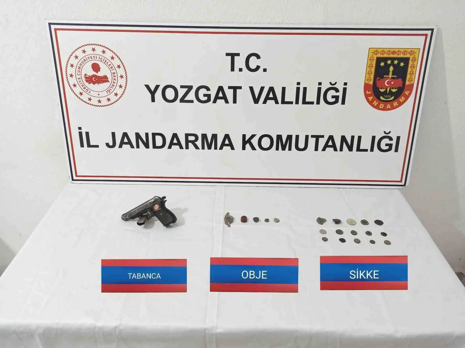 Yozgat’ta jandarma ekipleri tarafından durdurulan araçta sikke ve tarihi eser