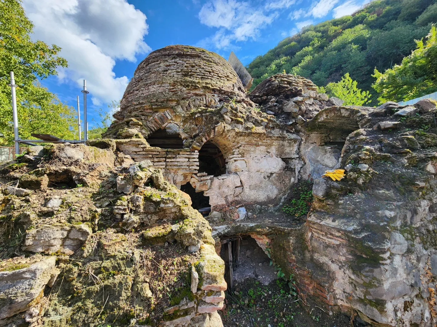 Gölcük’te ecdat yadigarlarını ihya etme hedefiyle başlatılan, Yukarı Halıdere tarihi