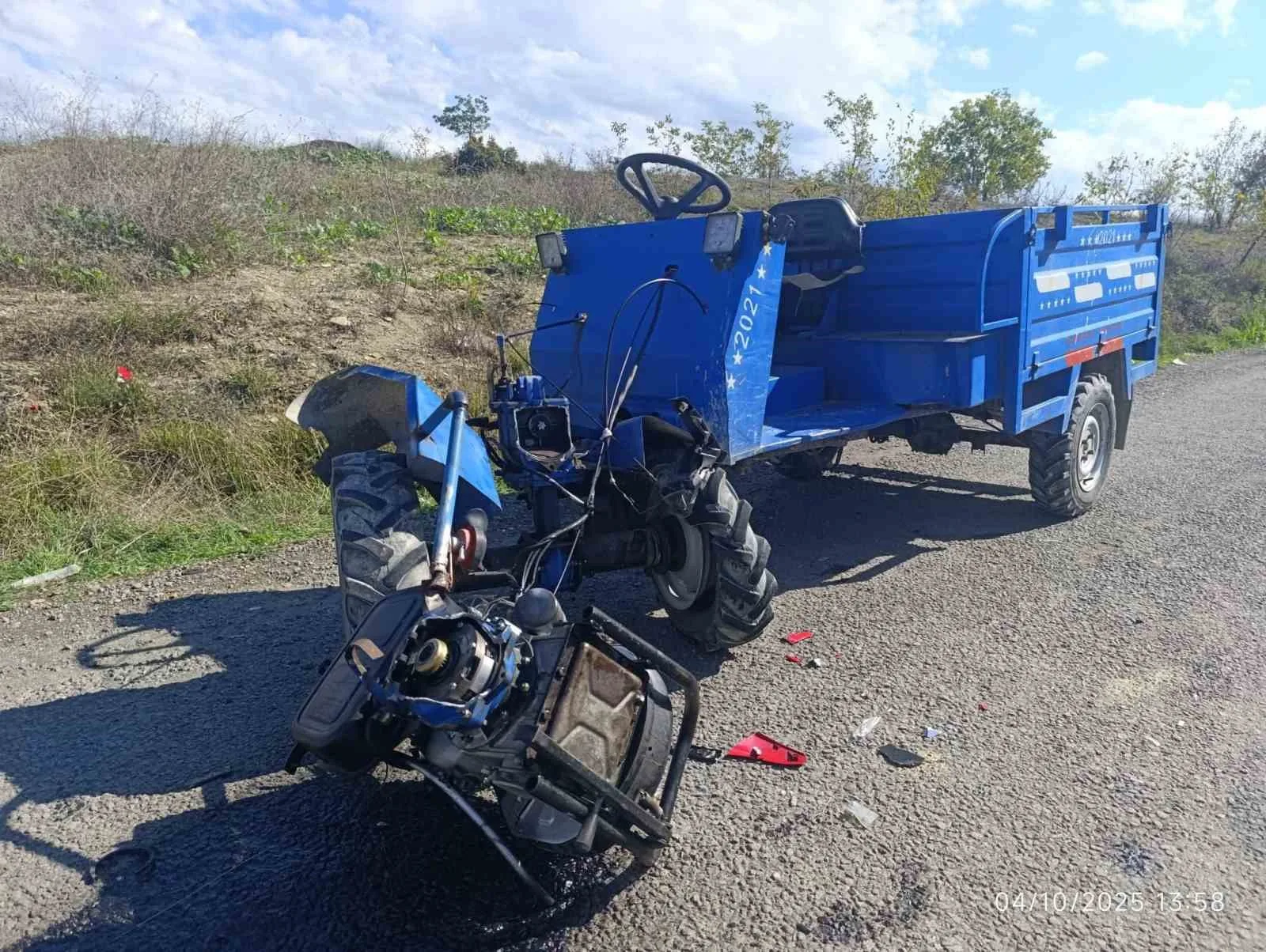 Alaplı’da “pat pat” olarak tabir edilen tarım aracıyla motosikletin çarpışması