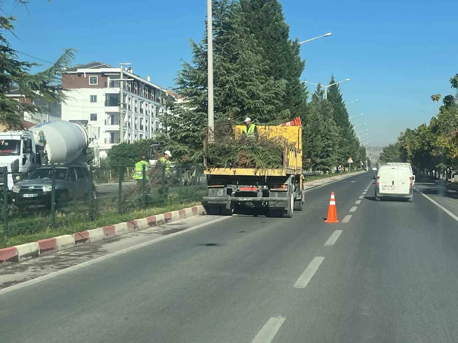 Kütahya’nın Tavşanlı İlçesi’nde şehir merkezine giden çevre yolu üzerinde bulunan
