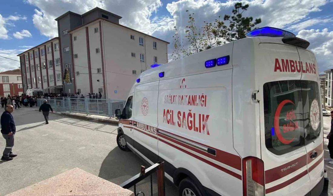 Çorum’da okulda bir restorandan sipariş ettikleri tavuk döneri yedikten sonra