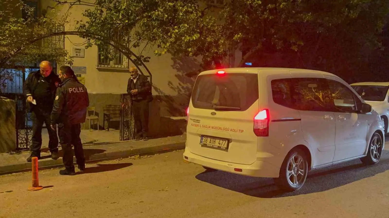 Kayseri’nin Talas ilçesinde 74 yaşındaki adam, tek başına yaşadığı evinde