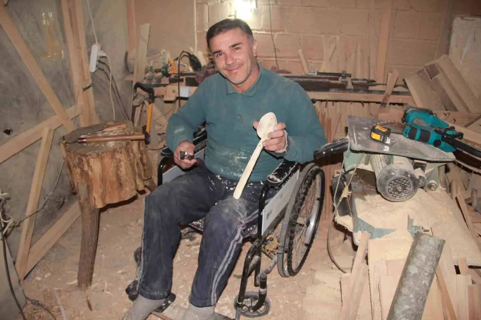 Ordu’da 2001 yılında geçirdiği trafik kazası sonrası belinden aşağısı tutmayan