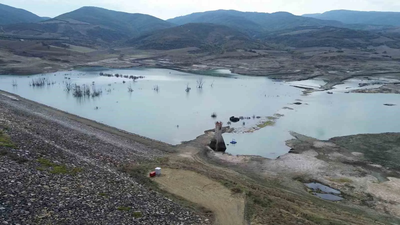 Tekirdağ’ın Süleymanpaşa ilçesine içme suyu sağlayan Naip Barajı’nda kuraklık nedeniyle