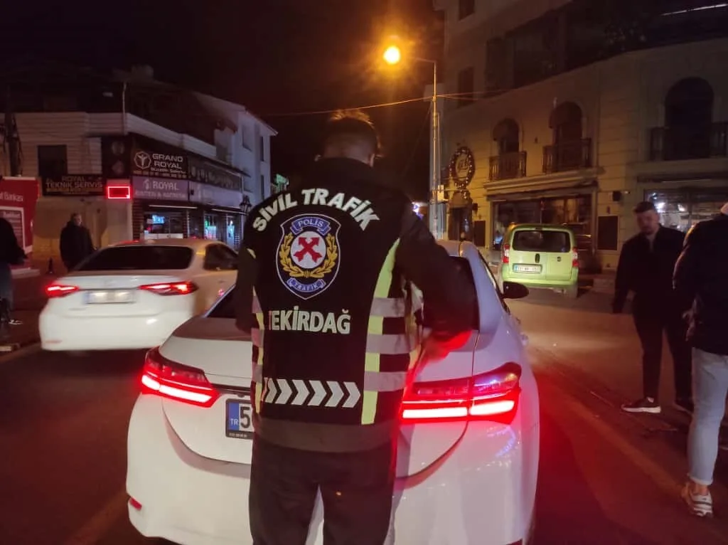 Tekirdağ’ın Süleymanpaşa ilçesinde sivil trafik ekiplerinin gece saatlerinde gerçekleştirdiği denetimlerde