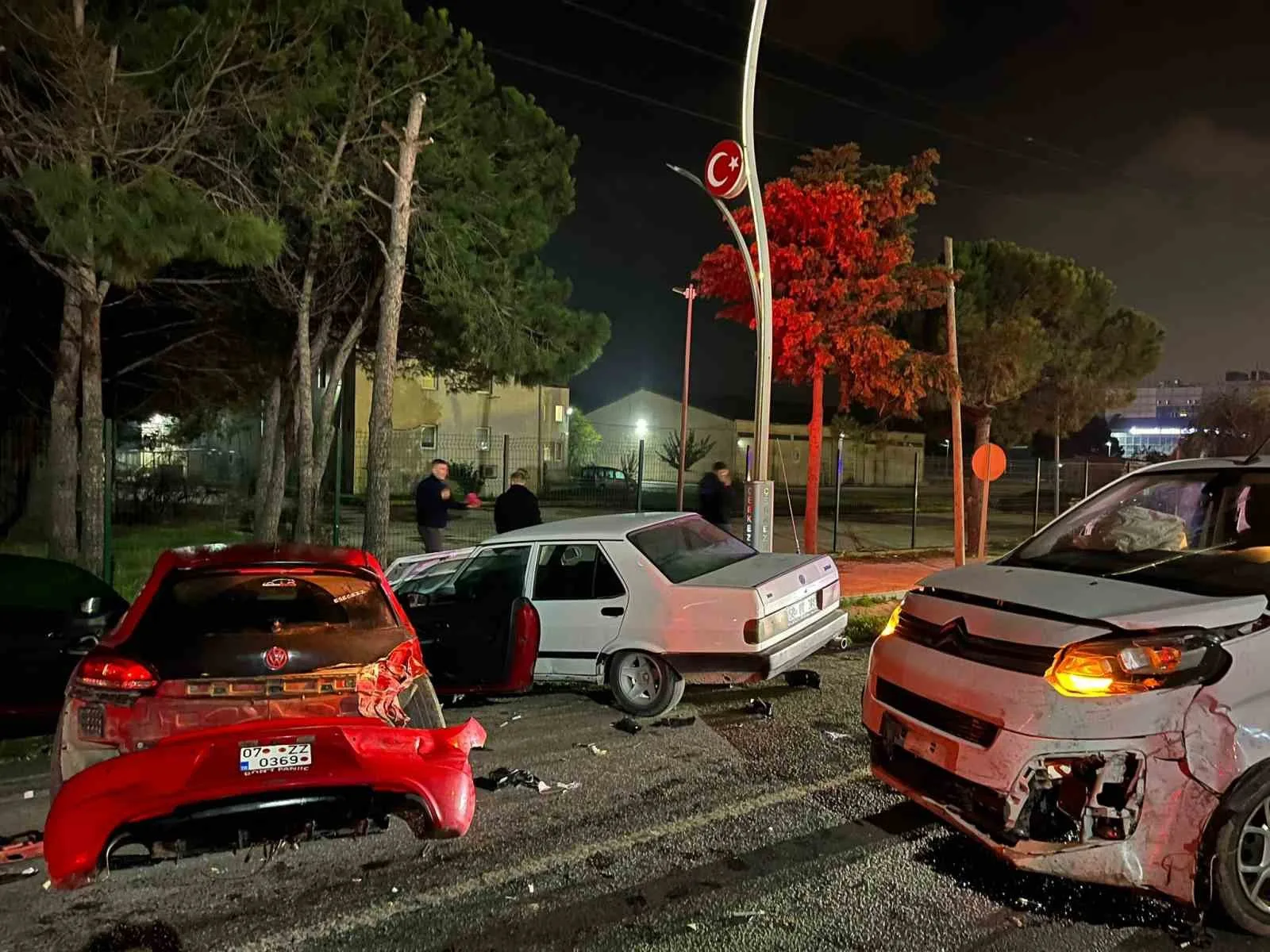 Tekirdağ’da Çerkezköy-Çorlu yolu Gümrük Önü mevkiinde meydana gelen zincirleme trafik
