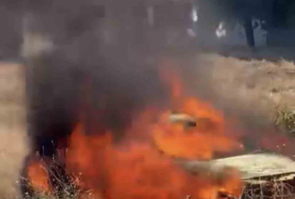 Bursa’nın Osmangazi ilçesinde arsaya bırakılan bir otomobil henüz bilinmeyen bir