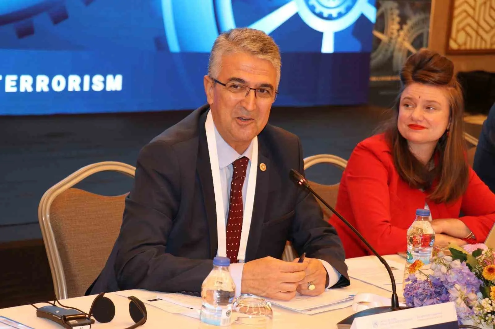 Milliyetçi Hareket Partisi Erzurum milletvekili Prof. Dr. Kamil Aydın Avrupa