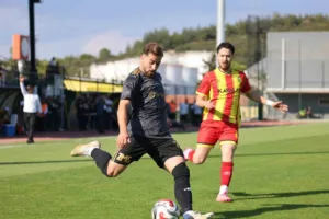 TFF 2. Lig Kırmızı Grup 8. hafta maçında Aliağaspor FK,