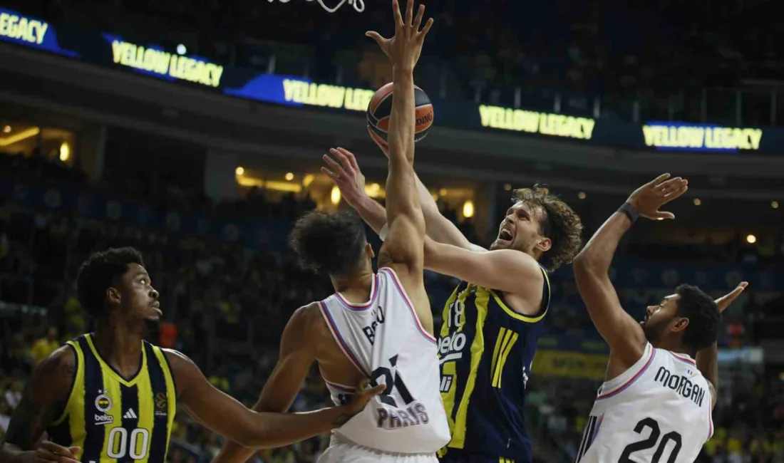 Geçtiğimiz sezonun şampiyonu Fenerbahçe Beko, Euroleague 2025-26 sezonu ilk maçında