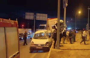Konya’nın Karapınar ilçesinde tır ile hafif ticari aracın çarpışması sonucu