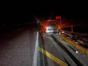 Afyonkarahisar’da tır ile hafif ticari aracın çarpıştığı kazada 2 kişi