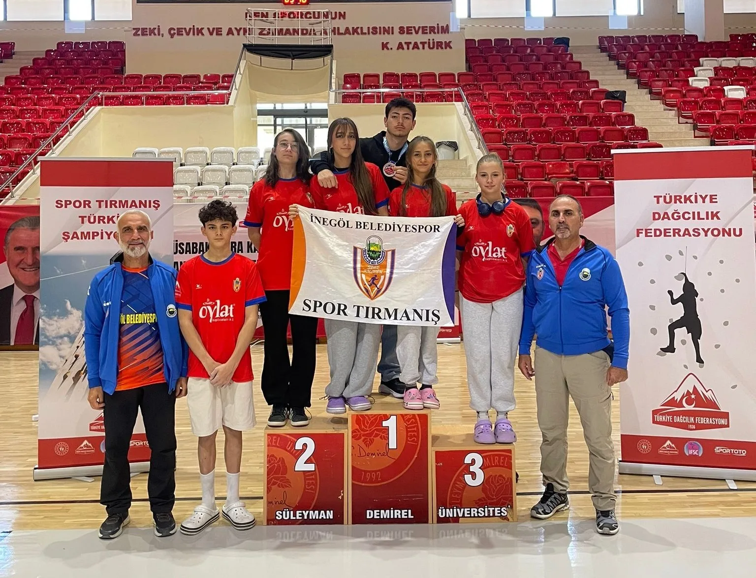 Isparta’da yapılan Boulder Türkiye Şampiyonasında İnegöl Belediye Spor Kulübü sporcuları