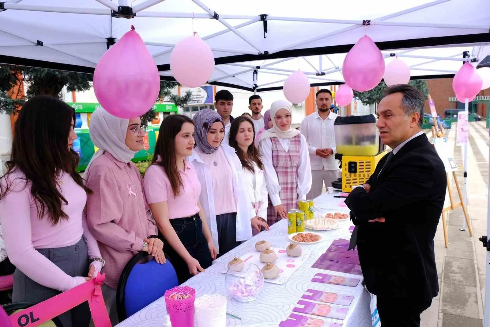 TOGÜ’de düzenlenen “Pembe ayna” etkinliğinde, meme kanserinde erken teşhisin hayat