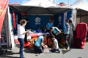 Trabzon Büyükşehir Belediyesi tarafından düzenlenen Bilim Festivali’nin açılışı yoğun bir