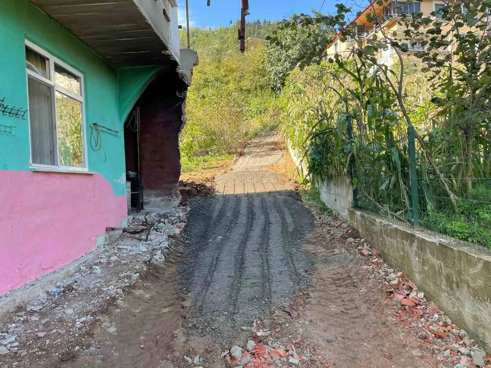 Trabzon Büyükşehir Belediyesi, Araklı ilçesine bağlı Pervane Mahallesi’nde yaşayan diyaliz