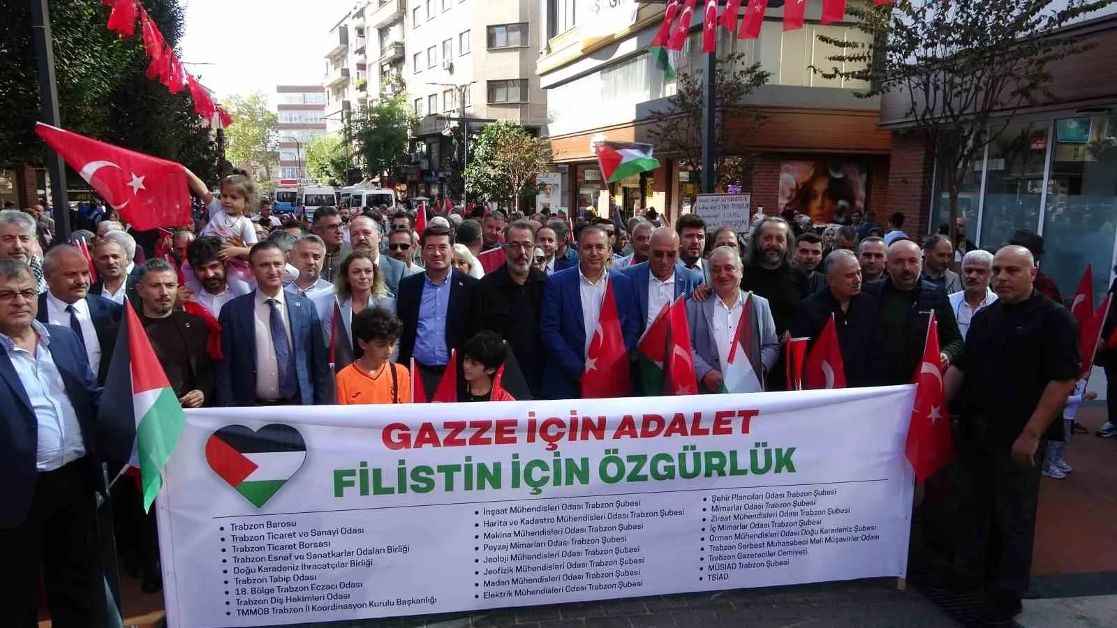Trabzon’da “Gazze İçin Adalet, Filistin İçin Özgürlük” yürüyüşü düzenlendi. Kahramanmaraş