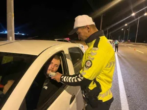 Kütahya’nın Tavşanlı İlçesi’nde polis ekiplerince, trafik güvenliğini artırmak ve alkollü